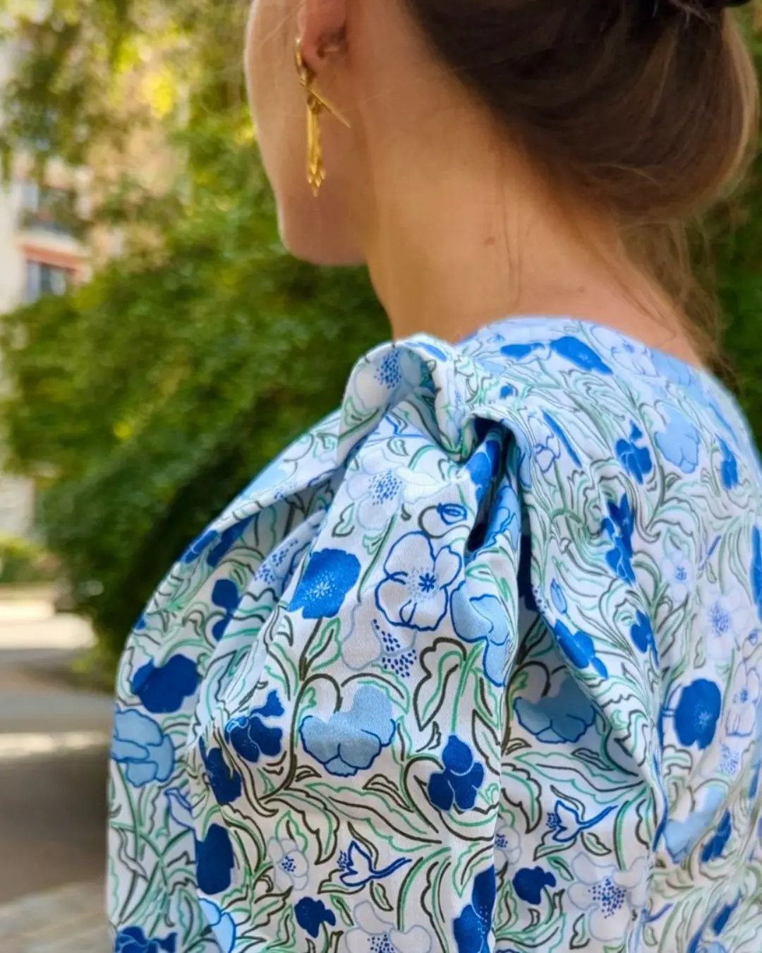tissu à fleurs pour coudre une blouse