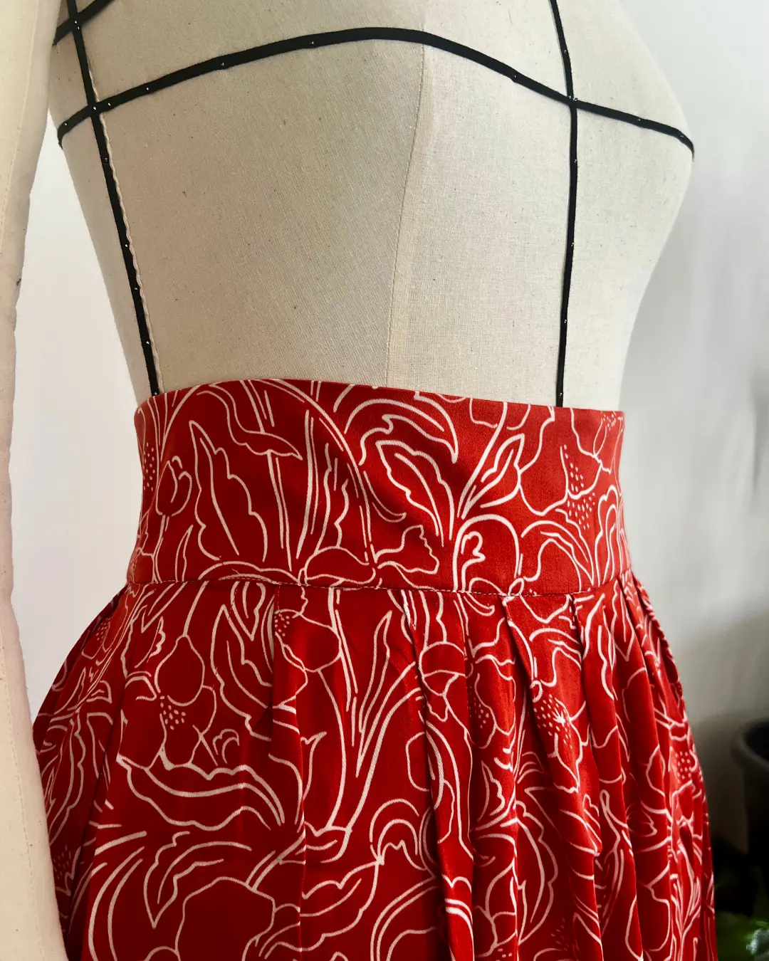 tissu coquelicot rouge pour couture de jupe